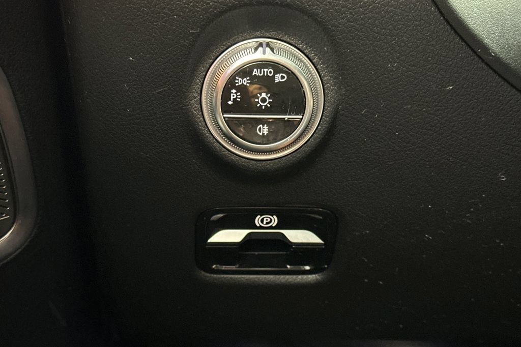 Certified 2024 Mercedes-Benz C 300 Sedan image 35