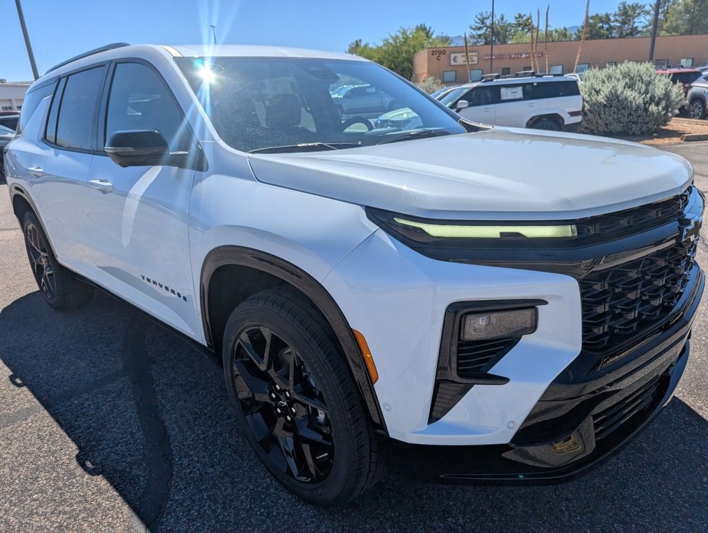 New 2026 Chevrolet Traverse RS w/ LPO, Floor Liner Package image 7
