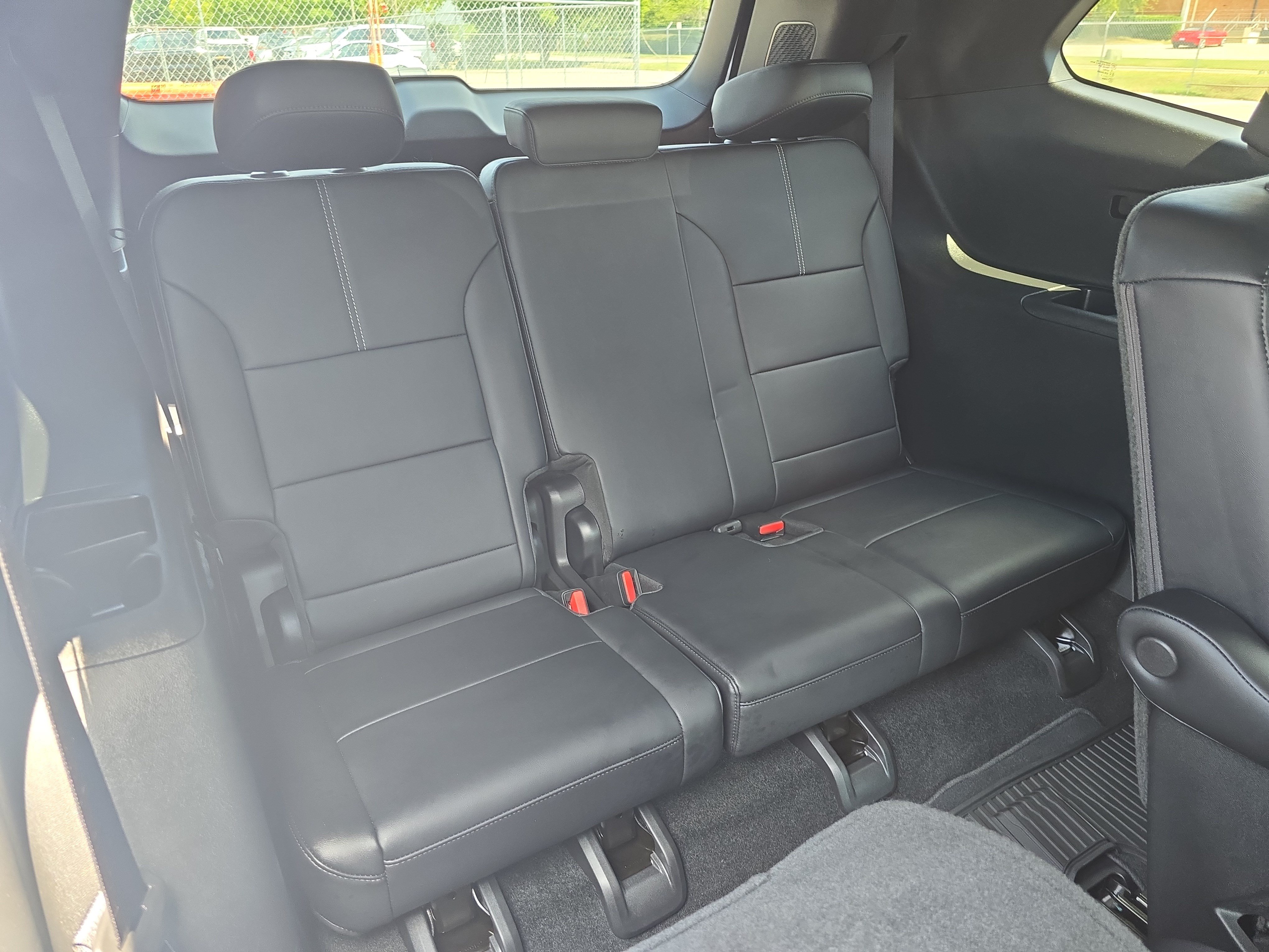 Used 2025 GMC Acadia Elevation w/ Elevation Premium Package FWD image 12