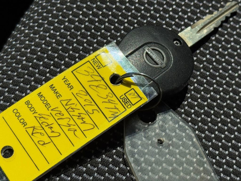 Used 2015 Nissan Versa SV FWD image 26