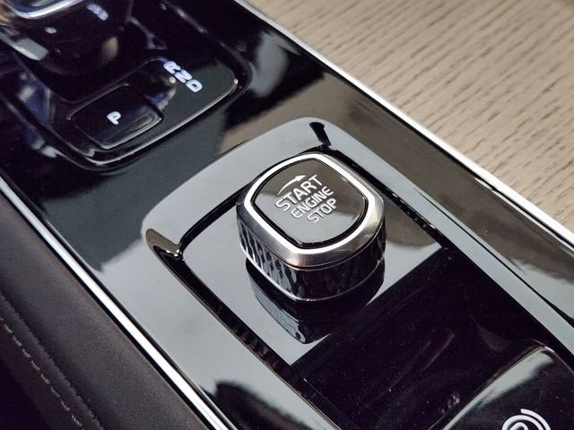 New 2025 Volvo XC90 B6 Plus w/ Protection Package Premier image 21