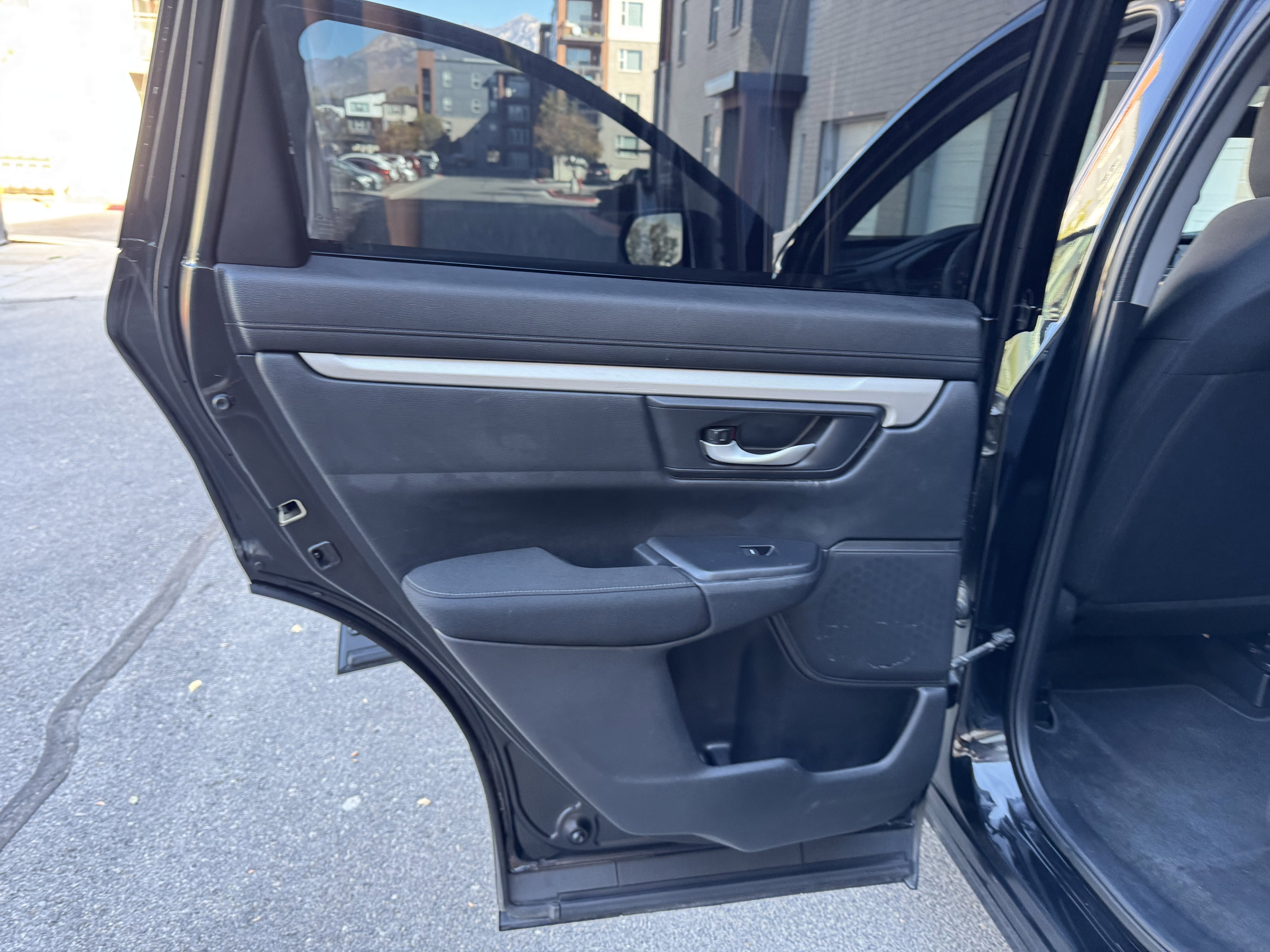 Used 2018 Honda CR-V LX image 31