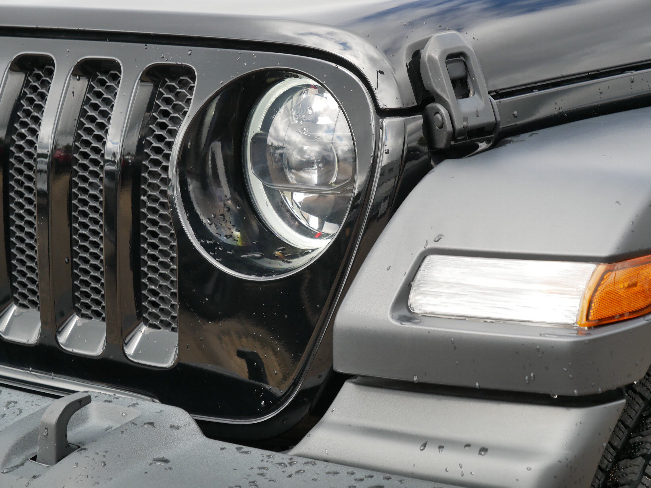 Used 2023 Jeep Wrangler Sport AWD/4WD image 16
