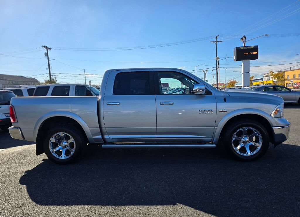 Used 2017 RAM 1500 Laramie AWD/4WD image 5