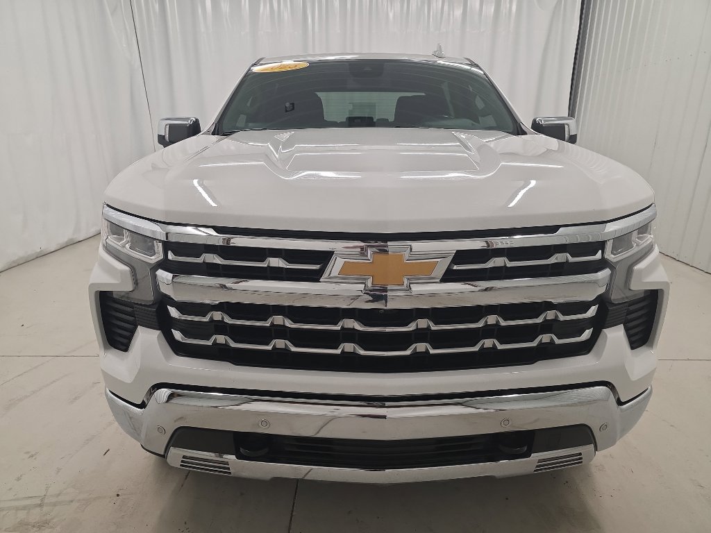 Used 2023 Chevrolet Silverado 1500 LTZ image 2