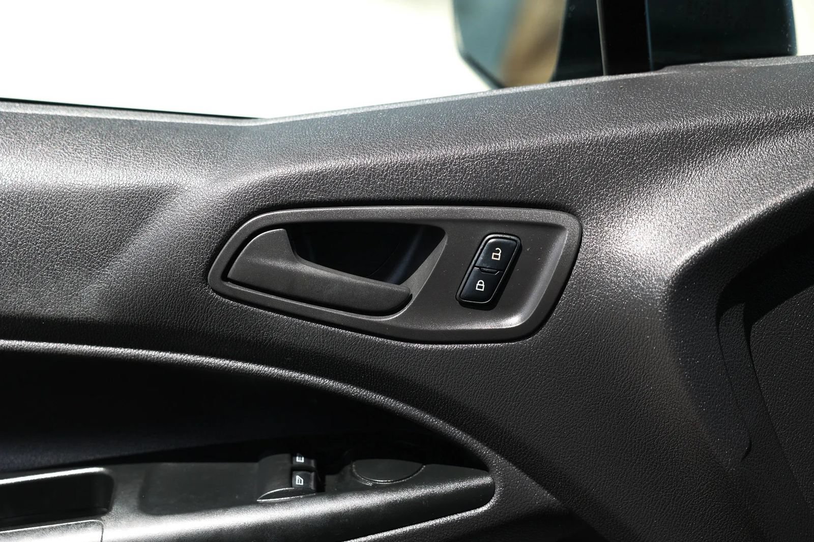 Used 2018 Ford Transit Connect XL FWD image 39