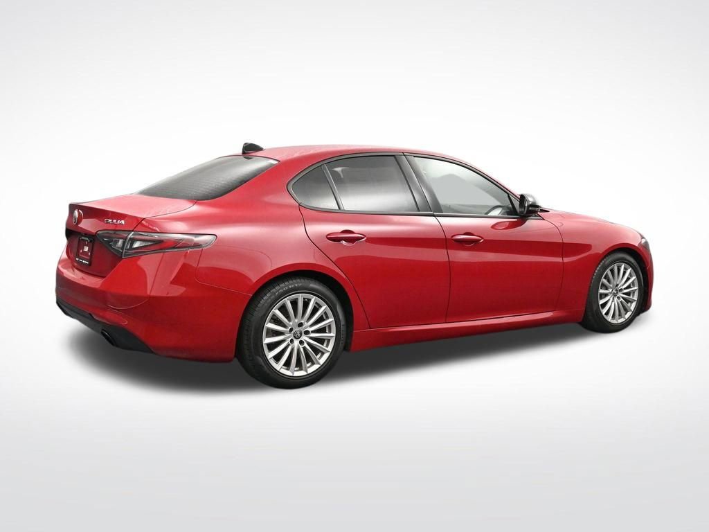 Used 2024 Alfa Romeo Giulia Sprint image 3
