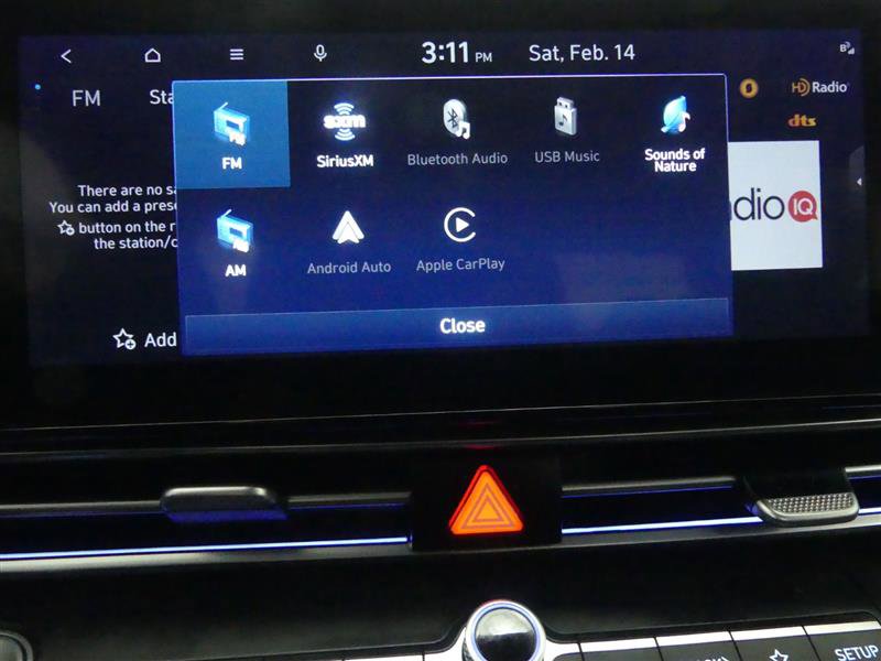 Used 2025 Hyundai Elantra SEL image 11