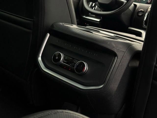 Certified 2025 Ford Expedition Platinum image 28