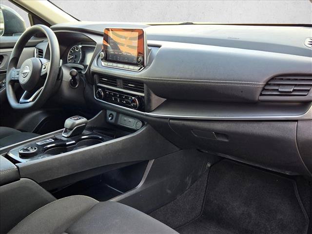 Used 2024 Nissan Rogue S AWD/4WD image 21