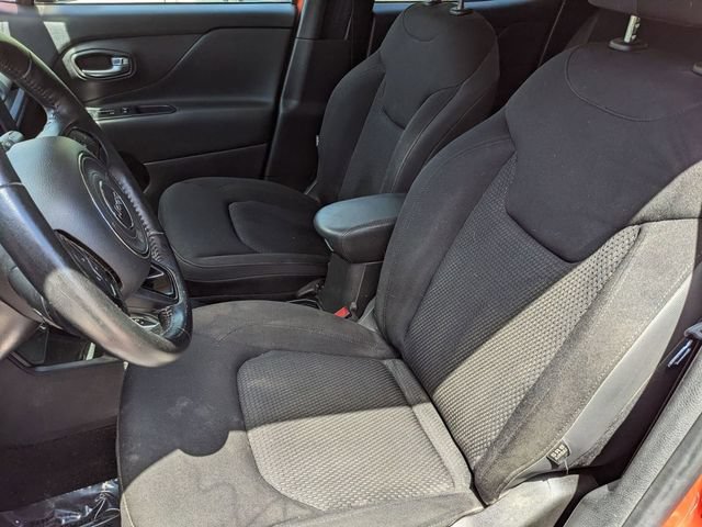 Used 2018 Jeep Renegade Altitude AWD/4WD image 12