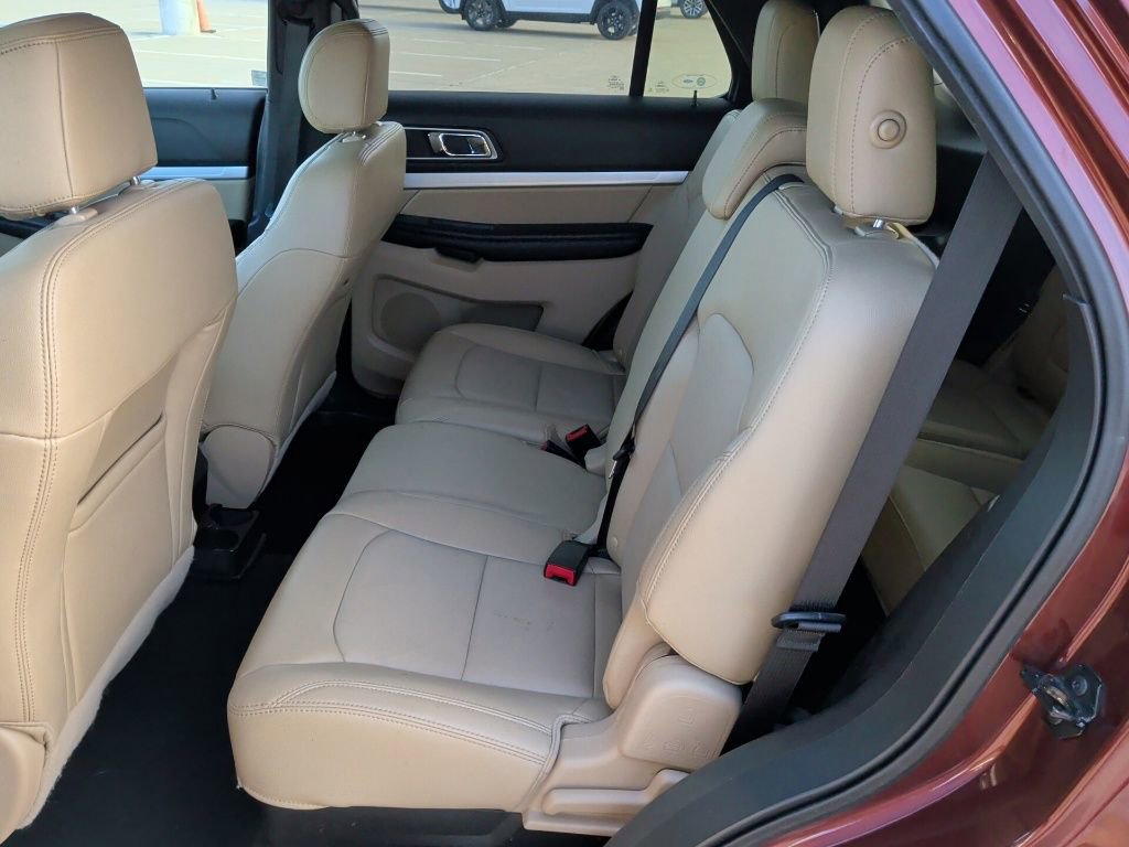 Used 2016 Ford Explorer XLT w/ Equipment Group 202A image 29