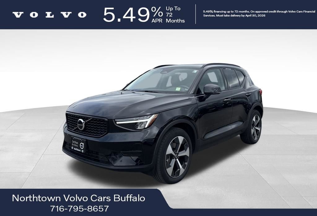 Used 2024 Volvo XC40 B5 Core image 1