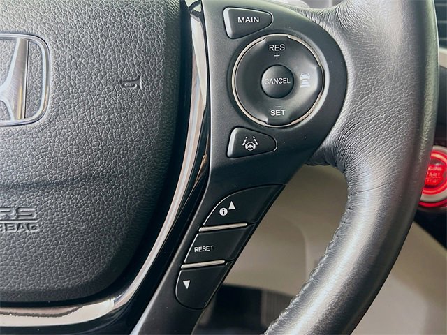 Used 2018 Honda Pilot Touring image 17