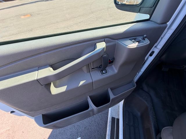 Used 2024 GMC Savana 2500 w/ Driver Convenience Package image 9