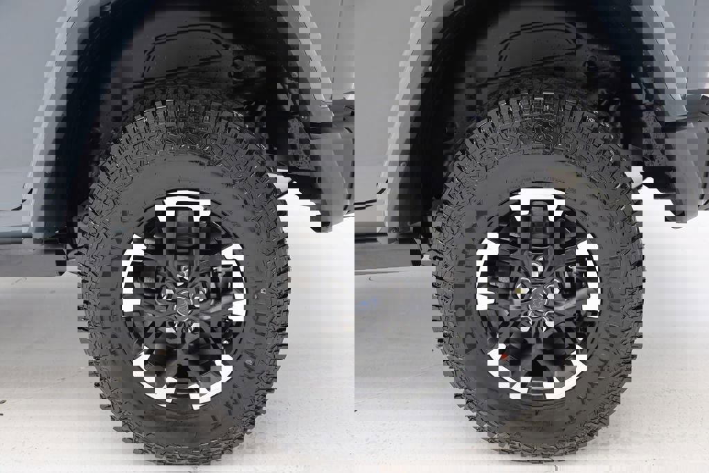 Used 2024 Jeep Wrangler Unlimited Rubicon 4xe image 11