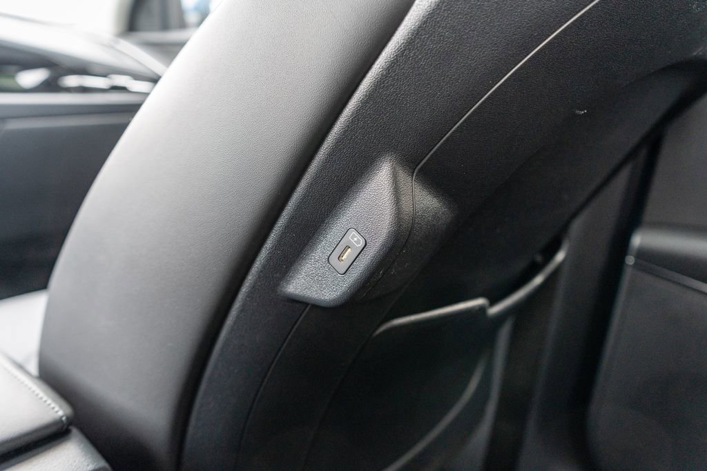 Used 2025 Kia Niro EX w/ EX Cold Weather Package image 17