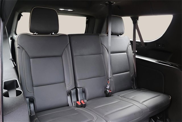 Used 2022 GMC Yukon XL SLT w/ SLT Luxury Package image 16