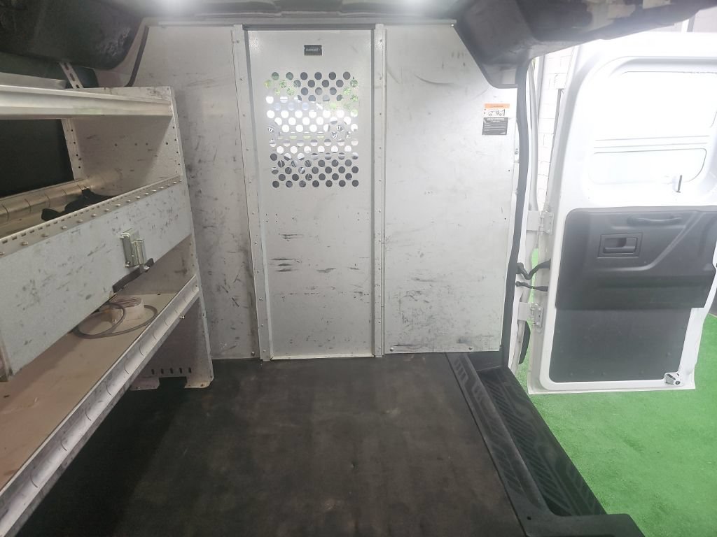 Used 2018 Ford Transit 250 130 Low Roof RWD image 33