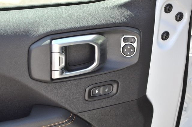 New 2026 Jeep Wrangler Unlimited Sahara AWD/4WD image 13