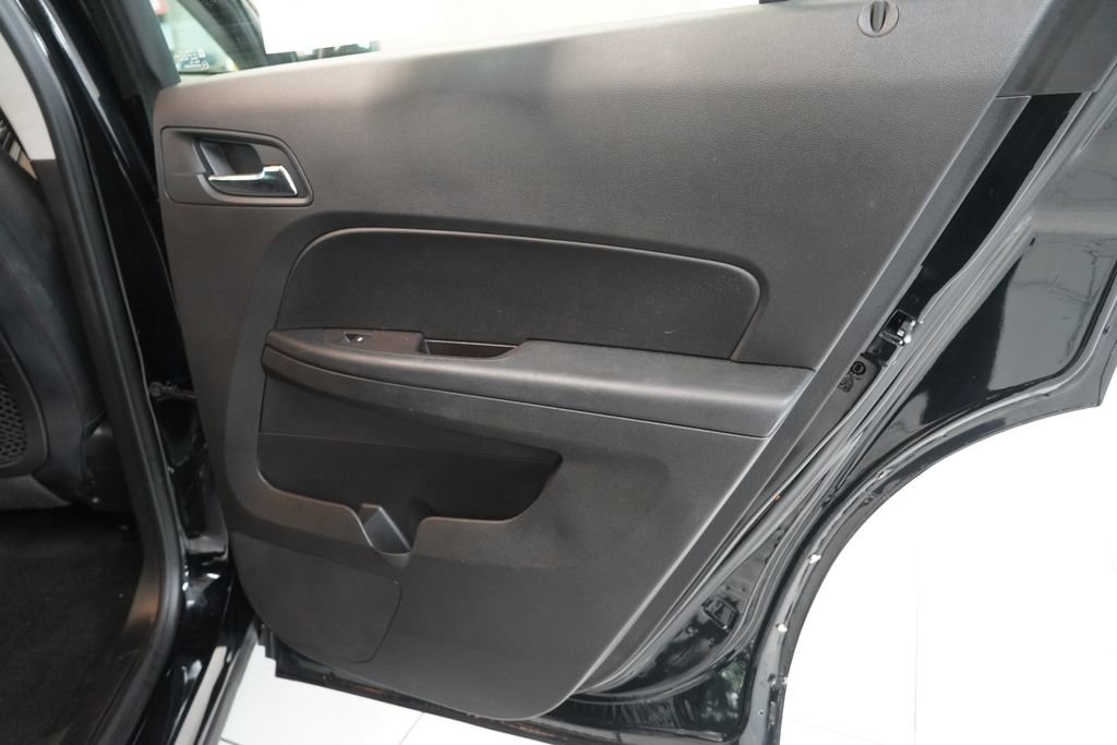 Used 2017 Chevrolet Equinox LS FWD image 28