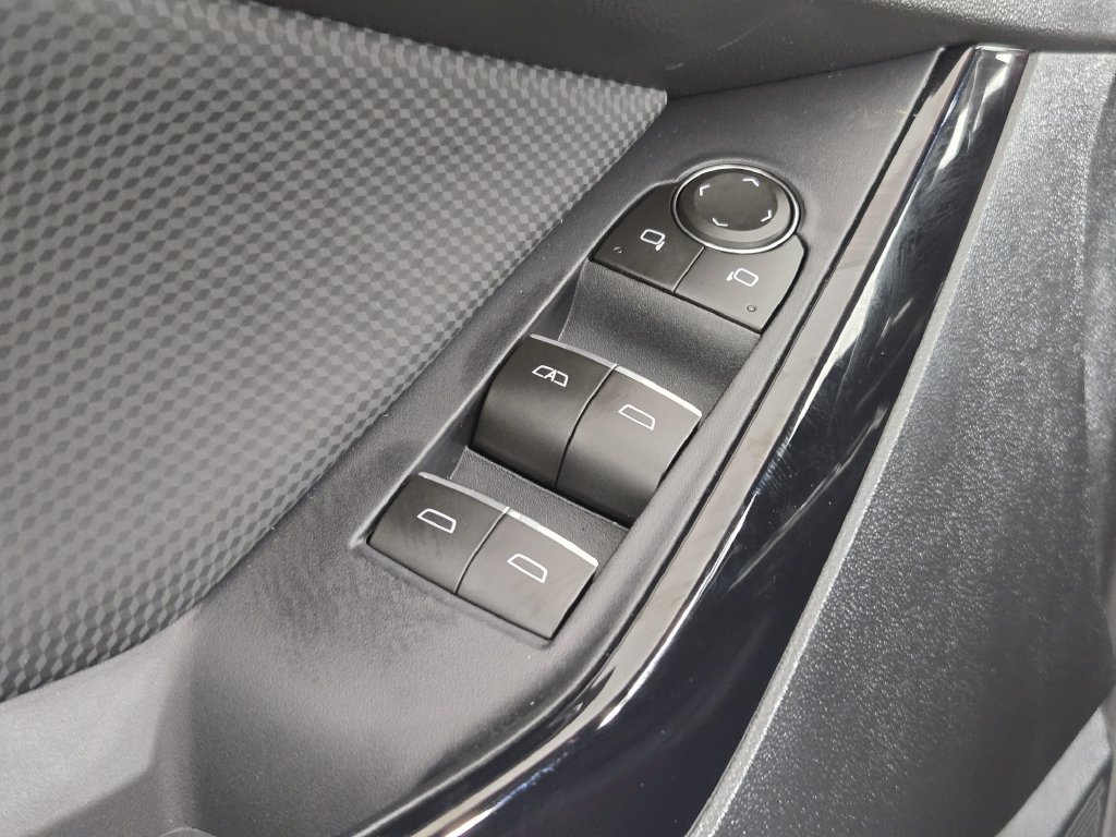 New 2026 Chevrolet Equinox RS w/ Convenience Package III FWD image 25