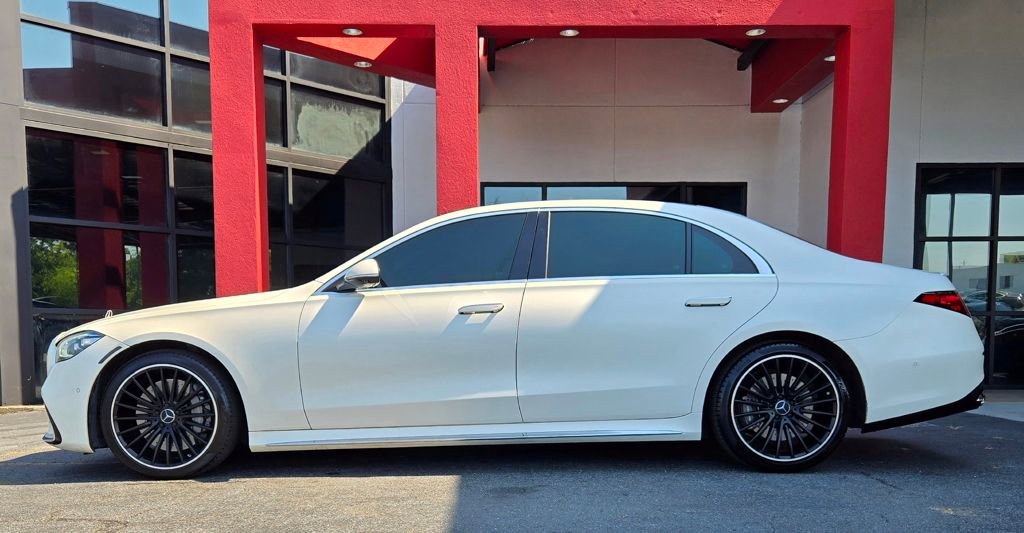 Used 2022 Mercedes-Benz S 500 4MATIC w/ AMG Line Package image 8
