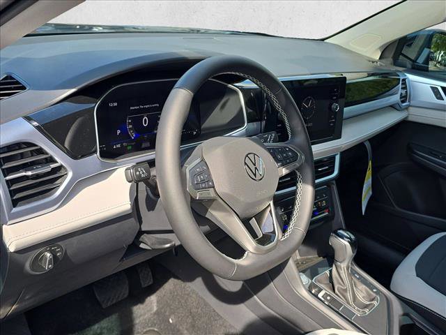 New 2025 Volkswagen Taos SE image 5