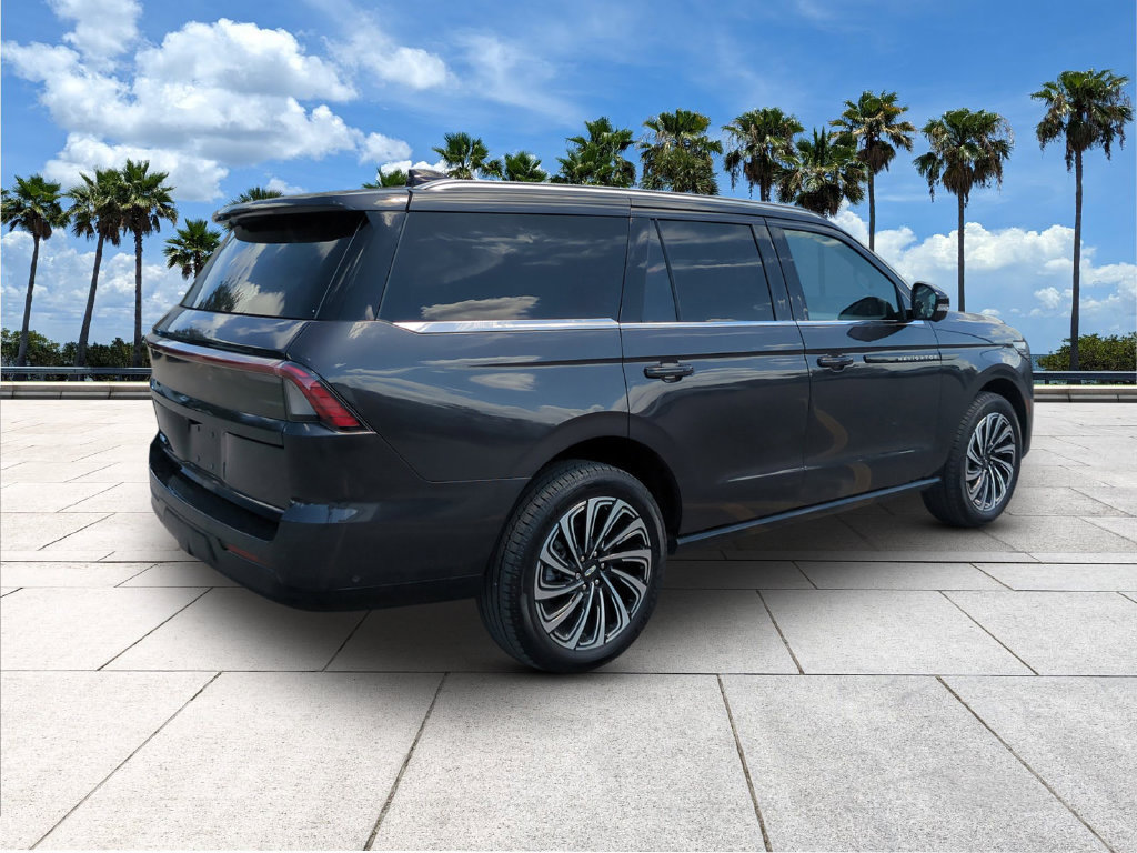 Used 2025 Lincoln Navigator Black Label AWD/4WD image 9