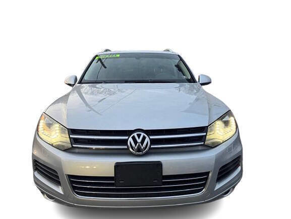 Used 2014 Volkswagen Touareg TDI image 1
