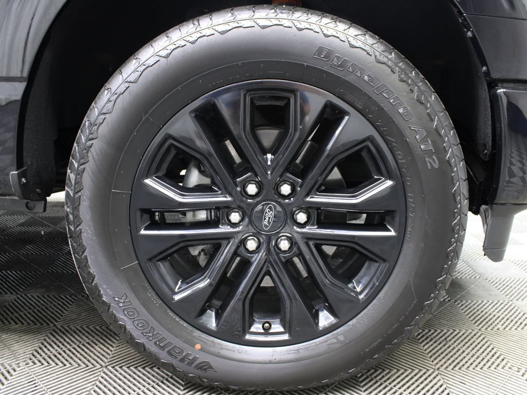Used 2025 Ford F150 Lariat AWD/4WD image 13