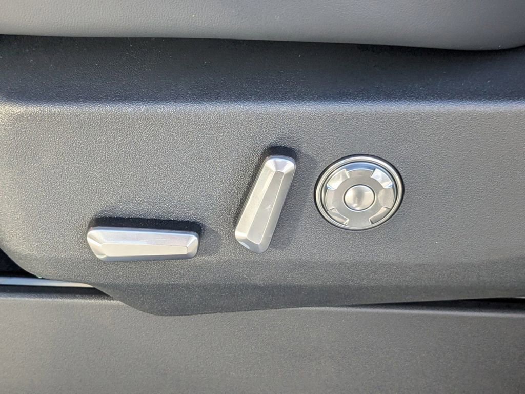 New 2026 Lincoln Navigator L Reserve w/ Jet Appearance Package image 21