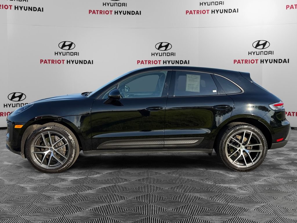 Used 2025 Porsche Macan AWD/4WD image 6