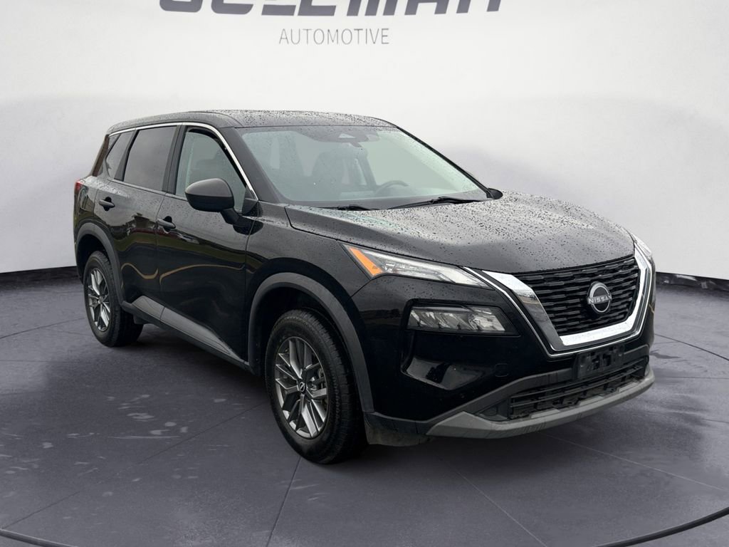 Used 2023 Nissan Rogue S image 7