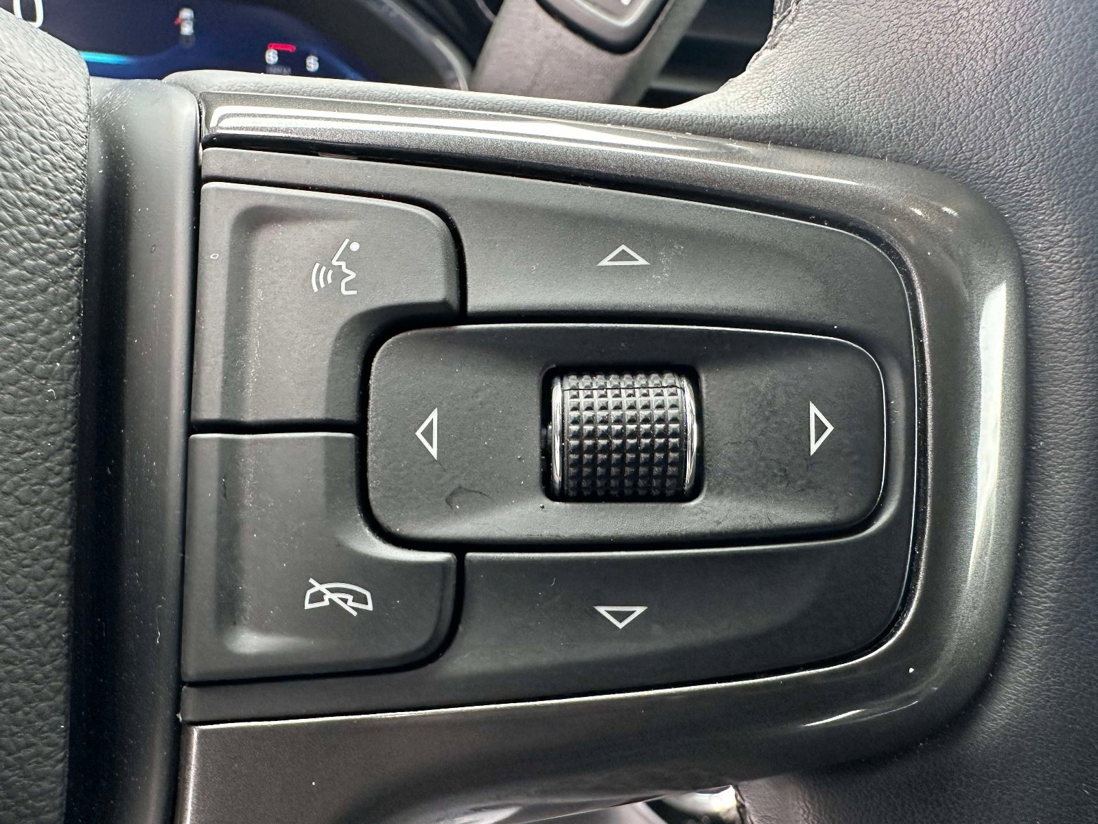 Used 2024 Chevrolet Silverado 3500 High Country w/ High Country Premium Package image 15