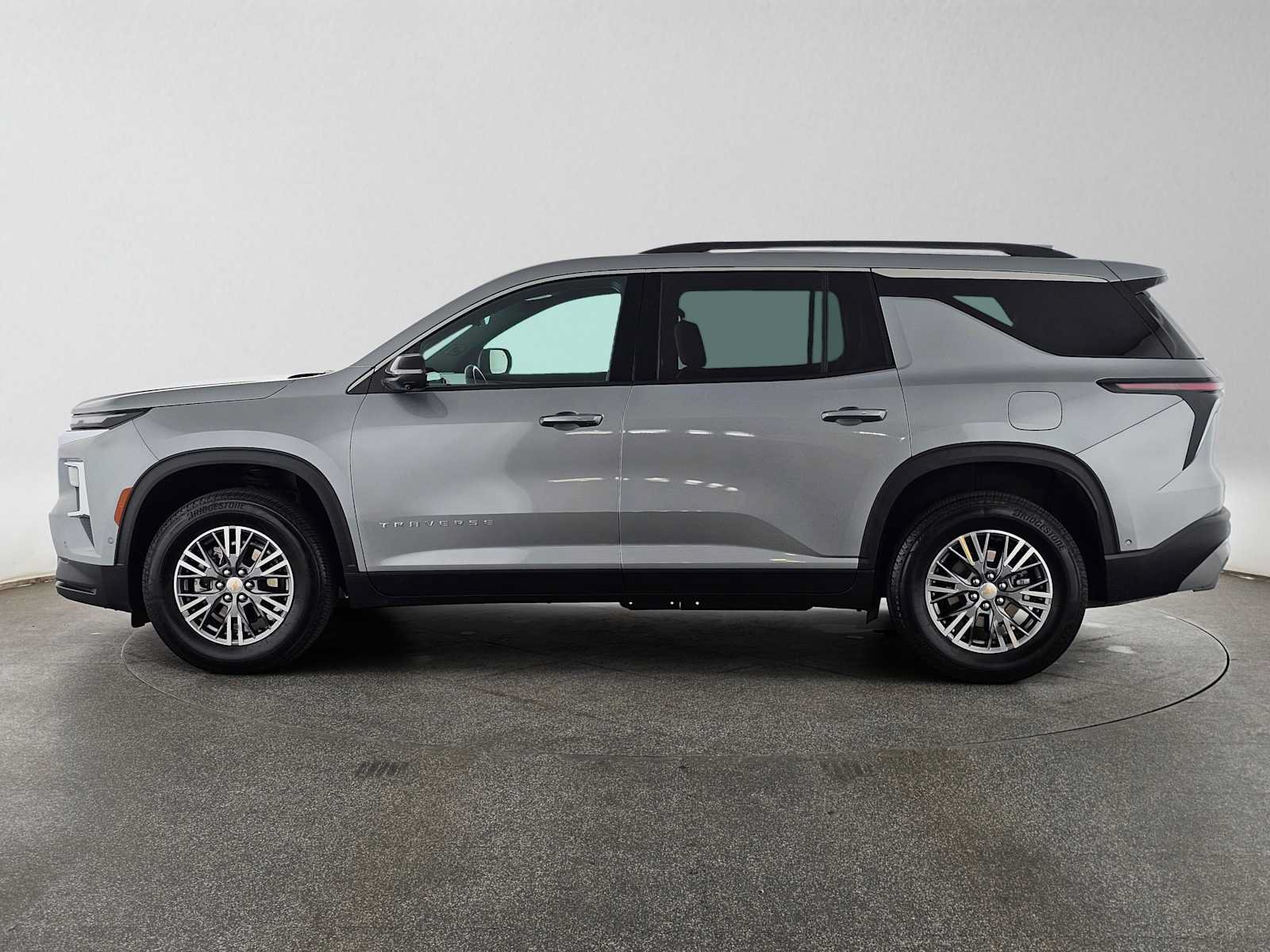 Used 2026 Chevrolet Traverse LT w/ Enhanced Driving Package FWD image 6