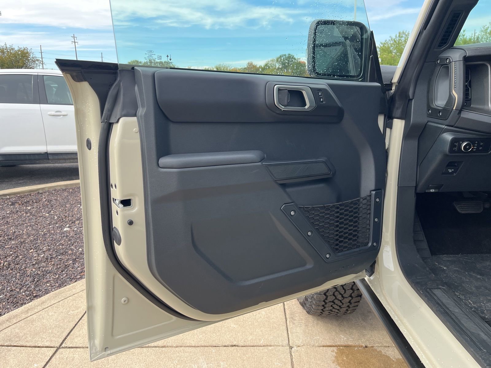 New 2025 Ford Bronco Badlands AWD/4WD image 32