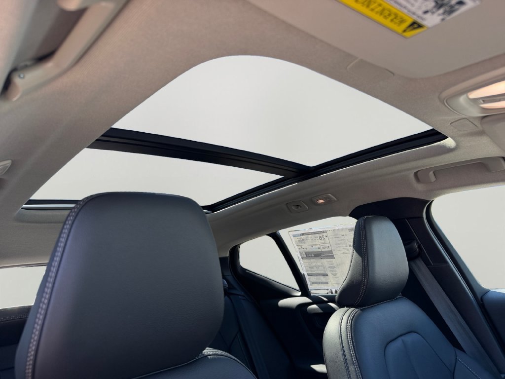 New 2026 Volvo XC40 B5 Plus w/ Climate Package AWD/4WD image 5