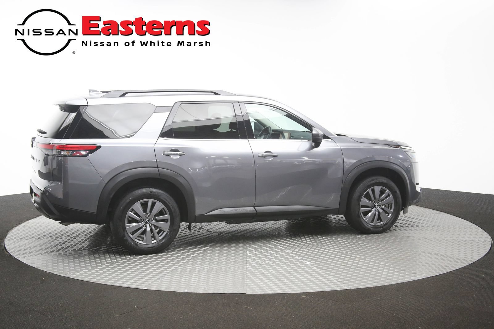 Used 2025 Nissan Pathfinder SV FWD image 44