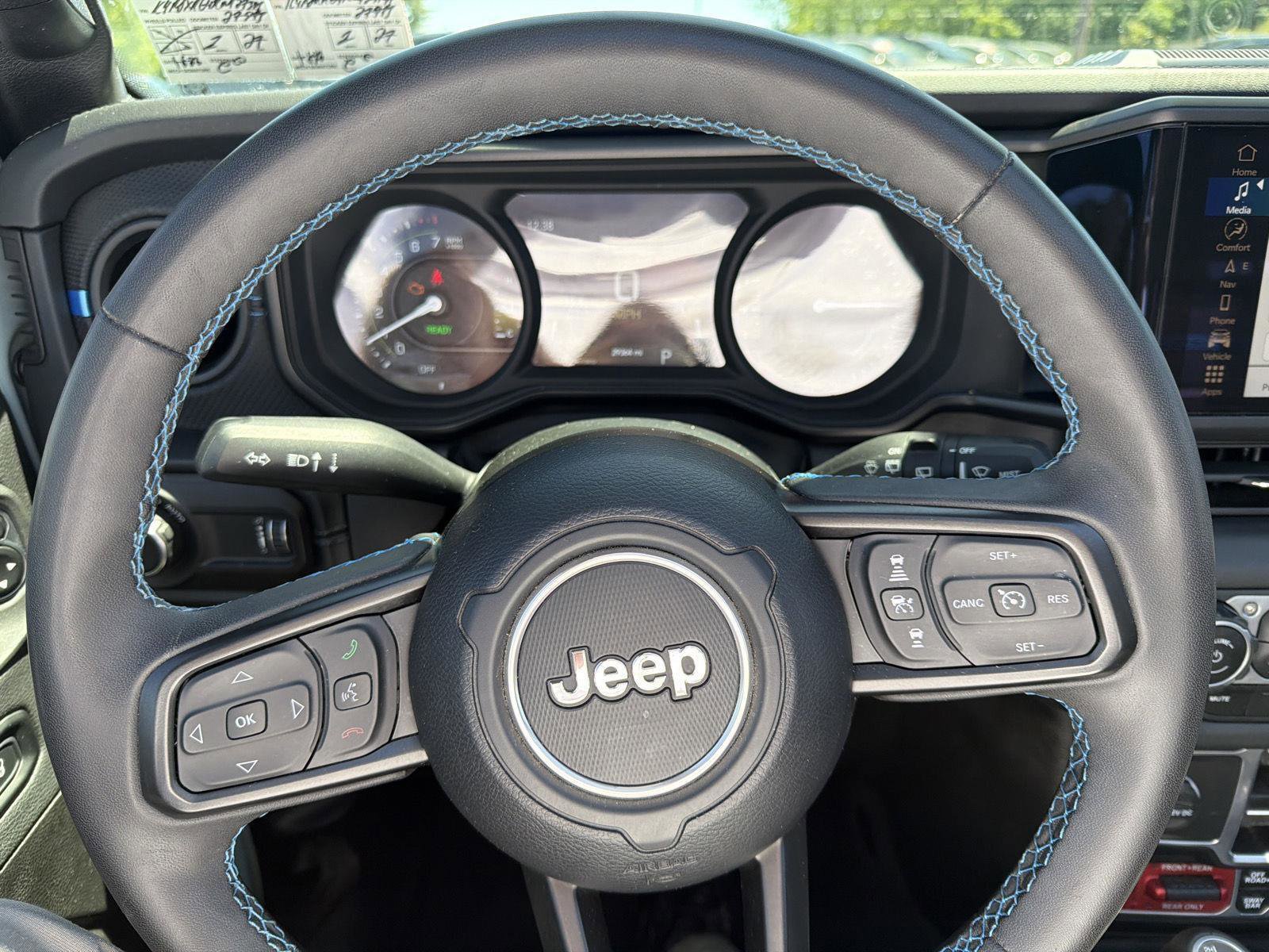 Used 2024 Jeep Wrangler Unlimited Rubicon 4xe AWD/4WD image 16