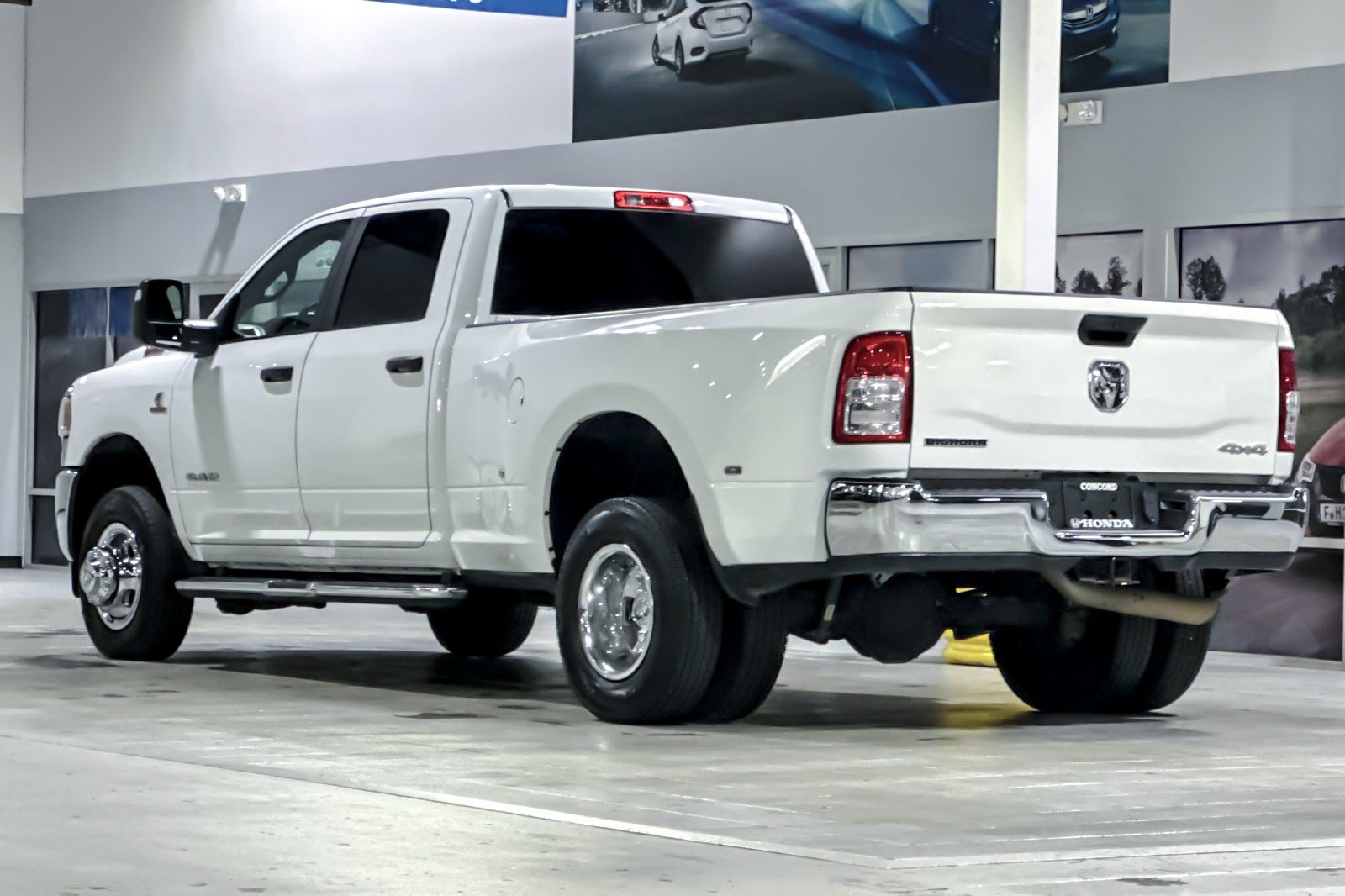 Used 2023 RAM 3500 Big Horn w/ Level 1 Equipment Group image 3