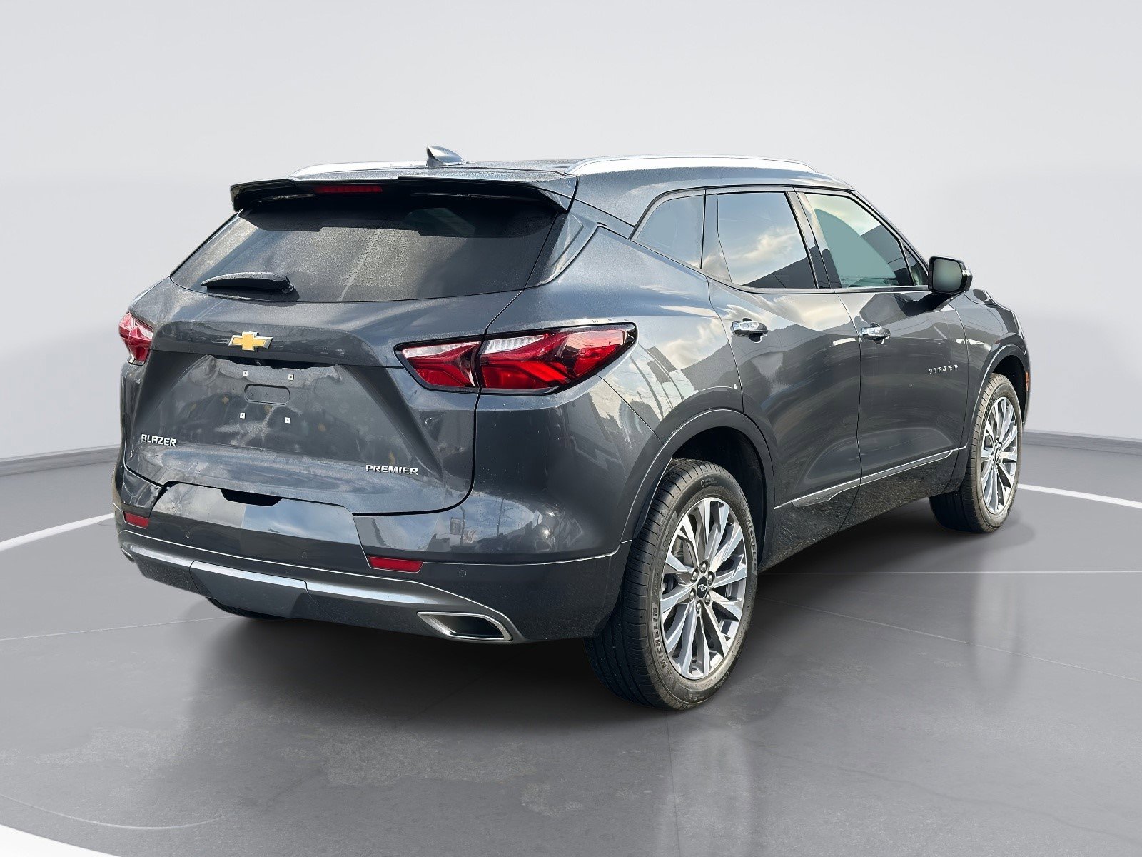 Certified 2022 Chevrolet Blazer Premier w/ Enhanced Convenience Package image 6