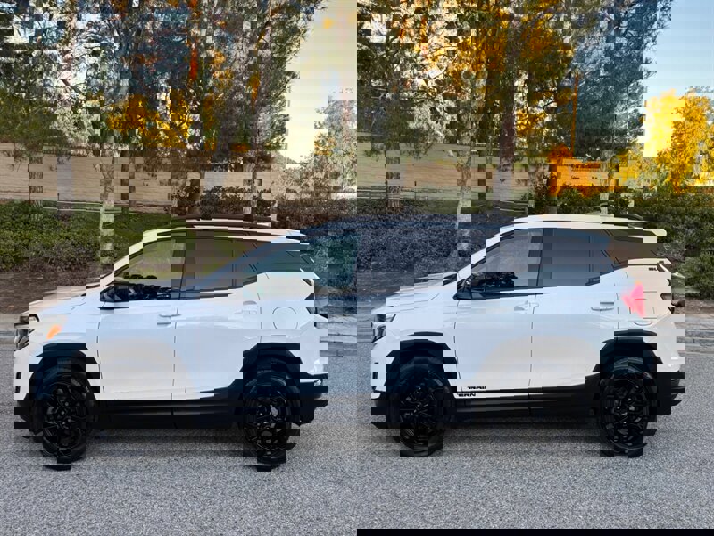 Used 2020 GMC Terrain SLE w/ Elevation Edition image 2