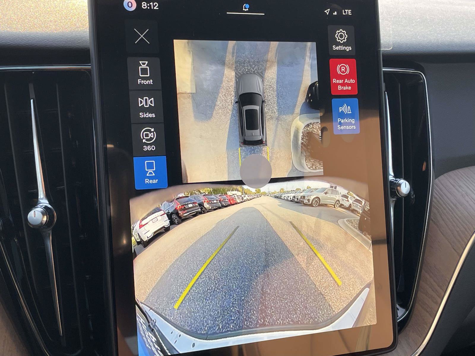New 2027 Volvo XC60 B5 Plus AWD/4WD image 18