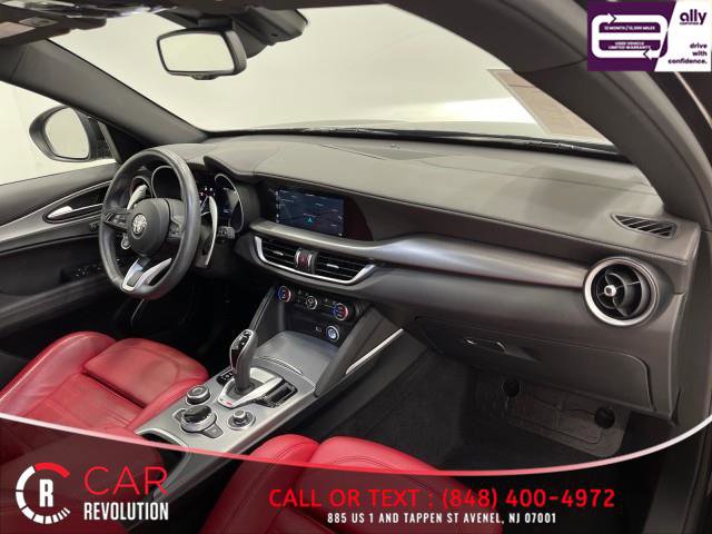 Used 2022 Alfa Romeo Stelvio Veloce image 46