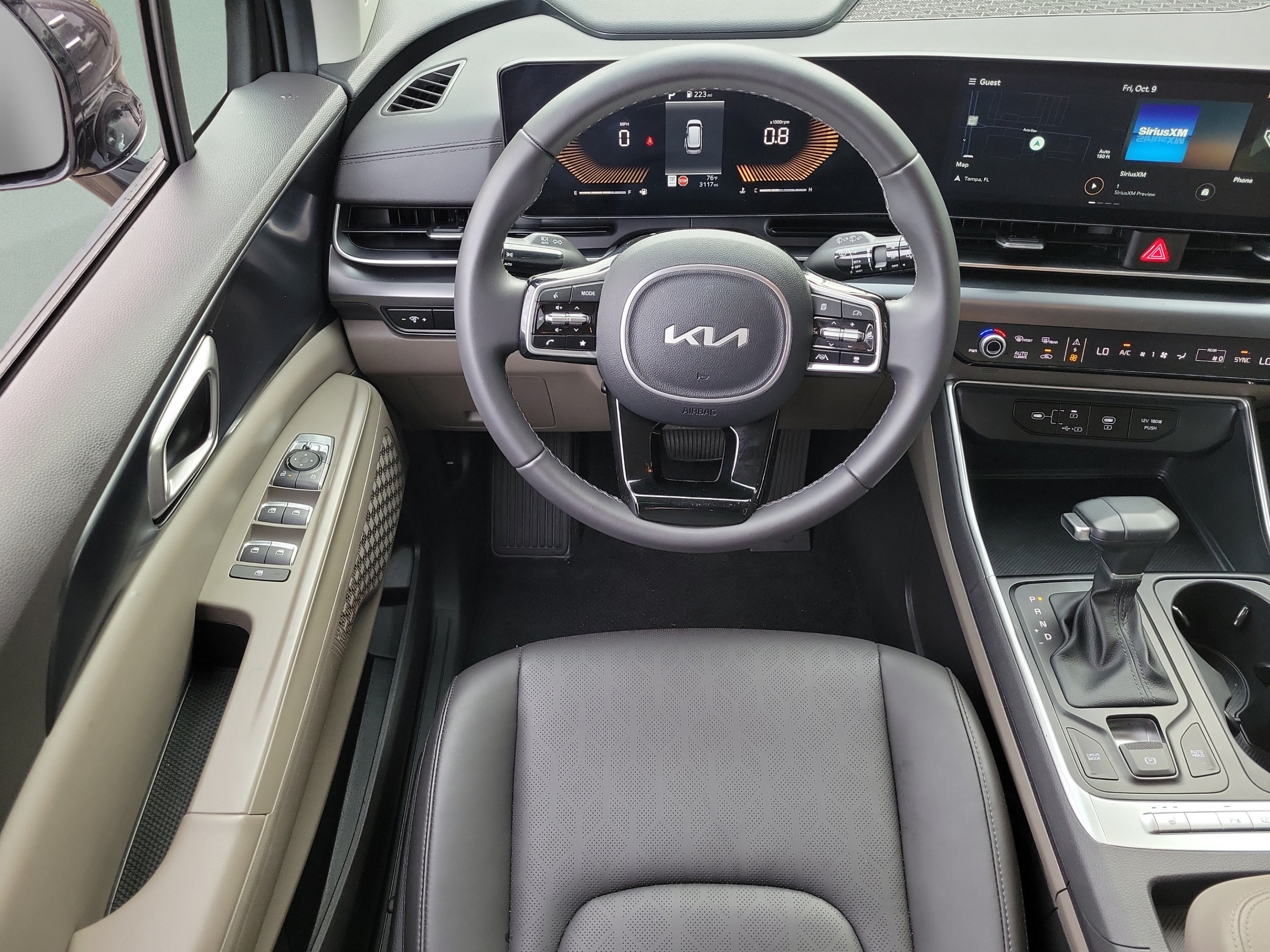 Certified 2026 Kia Carnival FWD image 9