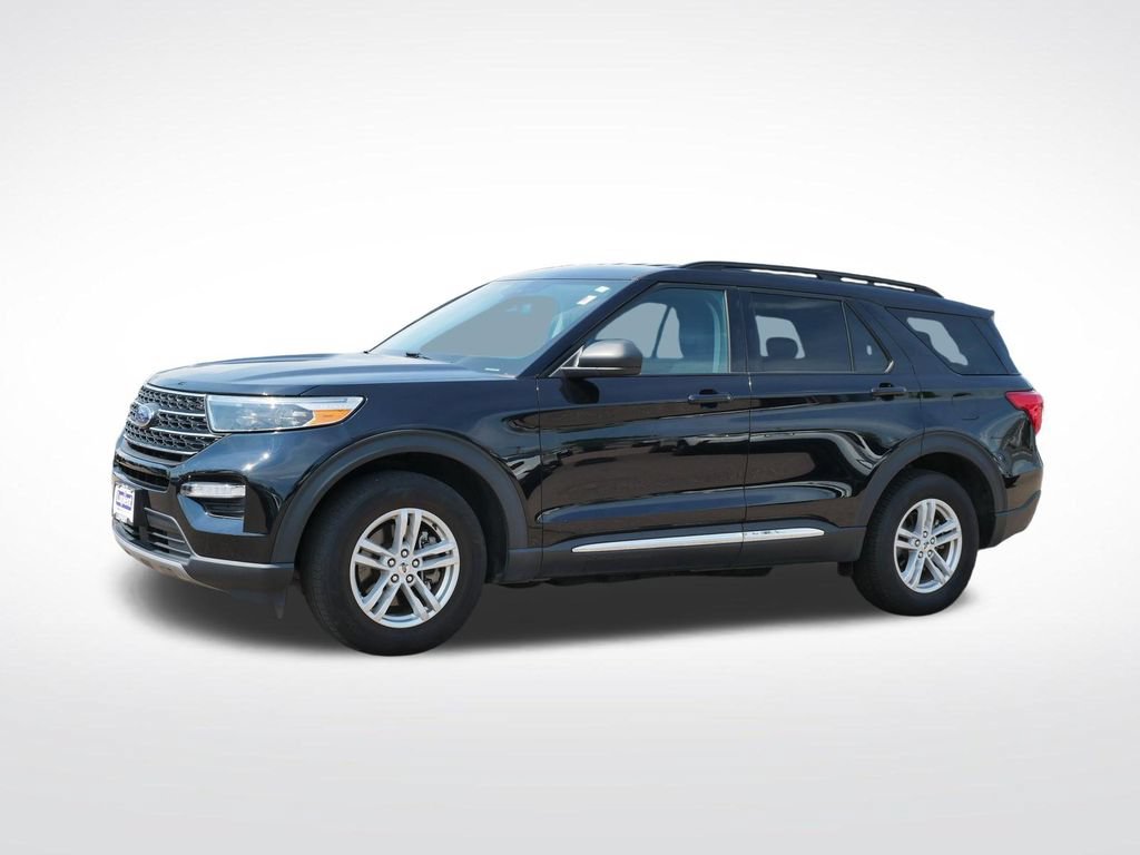 Used 2024 Ford Explorer XLT w/ Equipment Group 202A AWD/4WD image 7