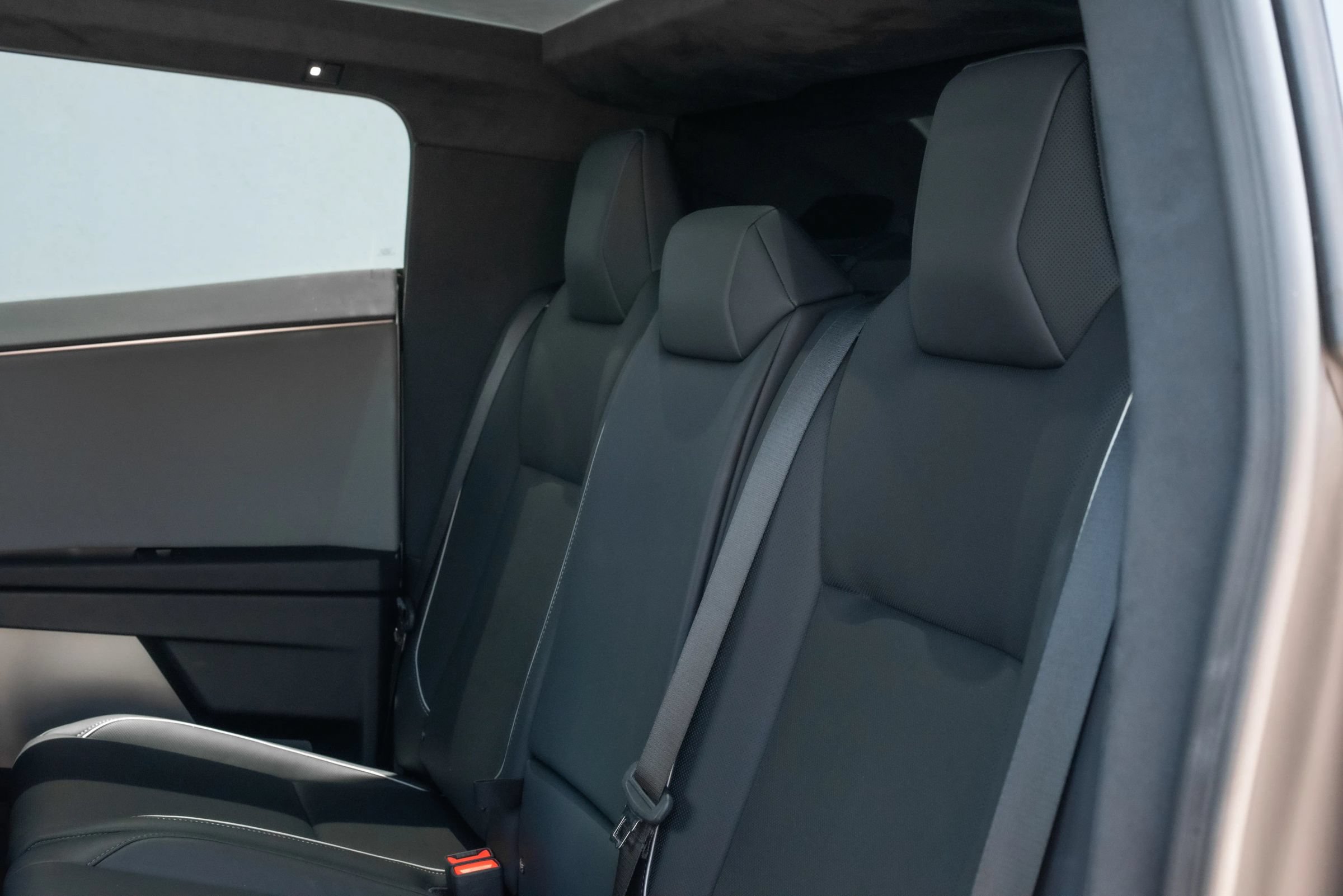 Used 2025 Tesla Cybertruck AWD Crew Cab image 17