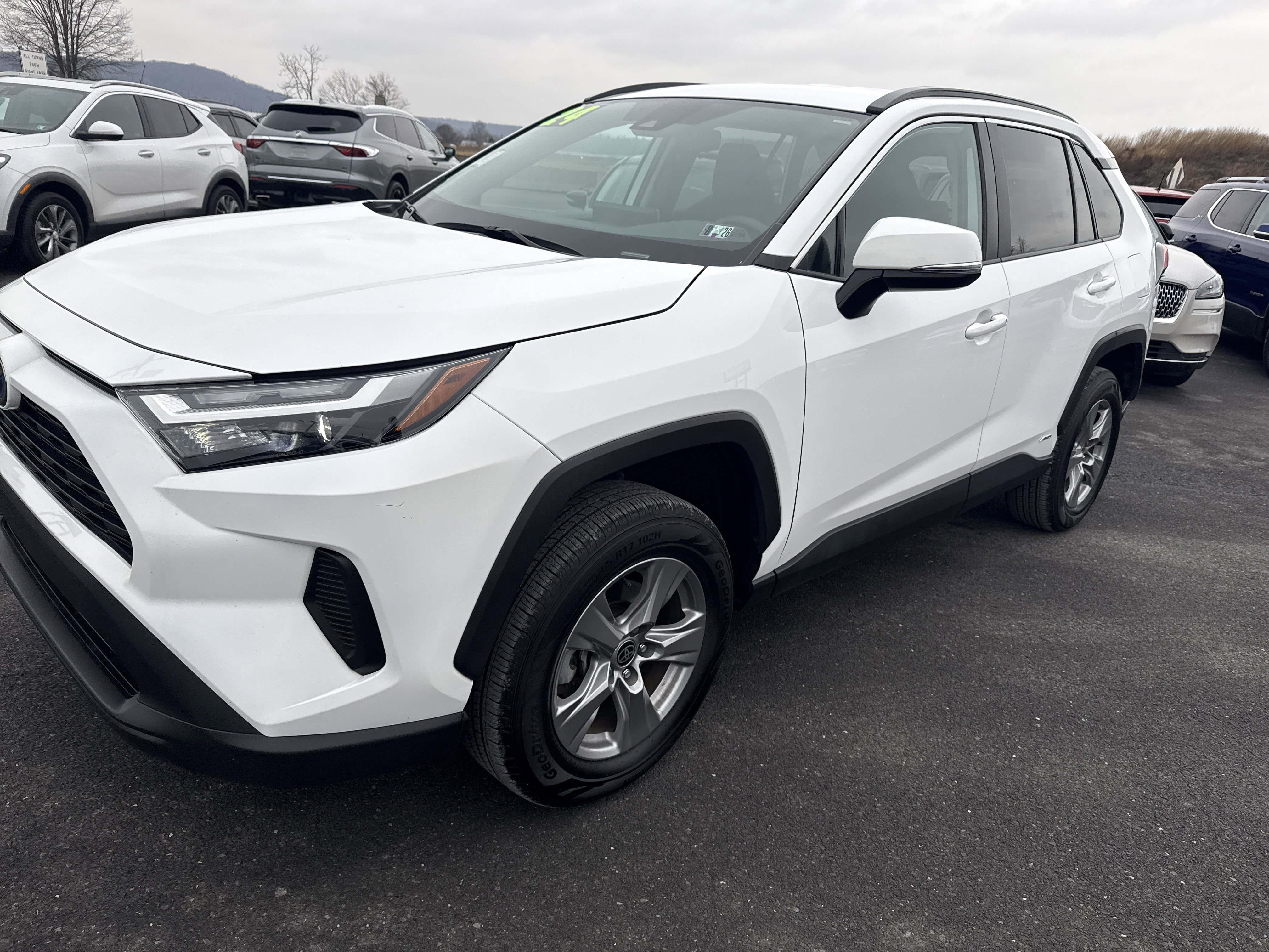 Used 2024 Toyota RAV4 XLE image 7