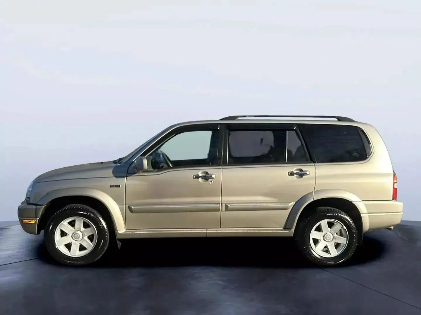 Used 2003 Suzuki XL7 4WD image 2